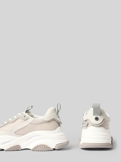 Productfoto, Sneaker met labeldetails Model 'Possession' van Steve Madden, dames sneakers van textielmix met afgeronde punt, vetersluiting, profielzool, hakhoogte maat 40: 4 cm, schachthoogte: 8 cm, schachtbreedte: 9 cm, beige-witte tinten met golvende vormen en fijne textuur