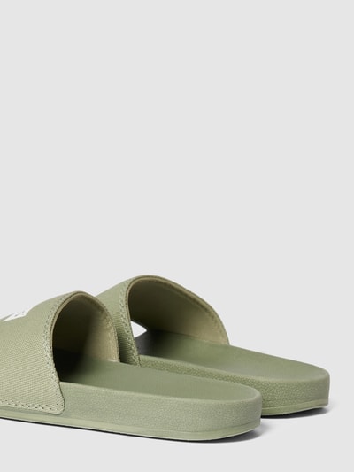 Levi’s® Acc. Slides mit Label-Print Modell 'JUNE' Oliv 2
