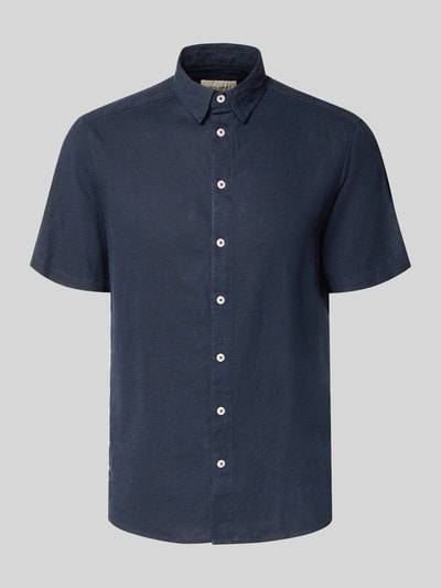 Produktfoto, dunkelblaues Slim-Fit Leinenhemd mit Viskose-Anteil, Kentkragen, kurzärmelig, durchgehende Knopfleiste, Modell 'Bobby' von Blend, Leinen-Mix mit Viskose-Anteil, Rückenlänge 75 cm, Schulterbreite 38 cm, Ärmellänge 23 cm