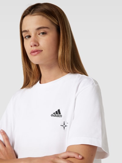 ADIDAS SPORTSWEAR Cropped T-Shirt mit Label-Stitching Weiss 3