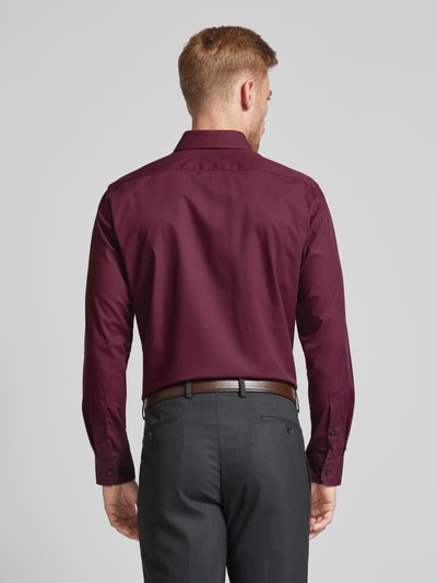 Christian Berg Men Regular Fit Business-Hemd mit Kentkragen Aubergine 5