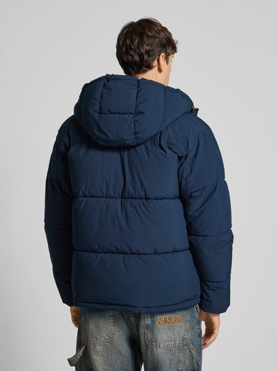 REVIEW Steppjacke mit Label-Stitching und Reißverschlusstaschen Marine 5