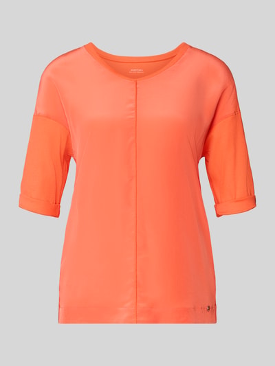 Produktfoto, T-Shirt mit Label-Detail von Marc Cain, bawełna z elastanem, prosty krój, dekolt V, ozdobne szwy, rękaw 3/4, długość pleców 60 cm, kolor pomarańczowy