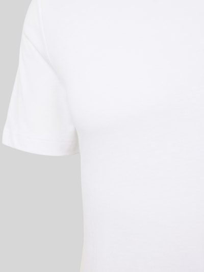 Männermodel trägt Slim Fit T-Shirt aus reiner Baumwolle im 3er-Pack von Polo Ralph Lauren Underwear, unifarben, Nahaufnahme Oberkörper.
