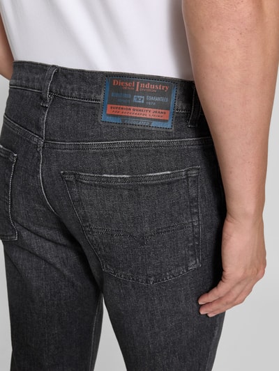 Diesel Jeansy o niskim stanie, prostym kroju z naszywką z logo Antracytowy 3