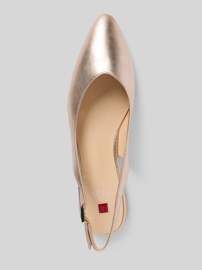 Productfoto, Ballerinas aus Leder mit Riemen van Högl in goud leer, spitse neus, gladde zool, hakhoogte 2 cm, riem met gesp.