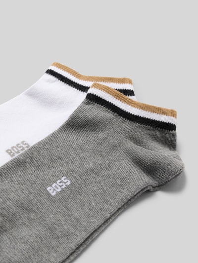 Produktfoto, Sneaker-Socken im 2er-Pack aus Baumwoll-Mix von BOSS in Grau und Weiß, Optik: Unifarben, Kontraststreifen, Bundabschluss: Elastisch, Gerippt, Multipack: 2er-Pack, Material: Baumwoll-Mix