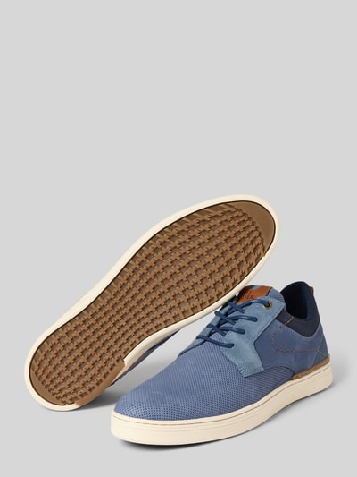 Produktfoto, buty sznurowane aus Leder-Mix mit Logo-Prägung von BULLBOXER, mieszanka skóry w odcieniach niebieskiego, wyprofilowana profilowana podeszwa, zaokrąglony krój, wytłoczone logo, wysokość obcasa: 4 cm, wysokość cholewki: 9 cm, szerokość w rozmiarze 44: 7 cm.