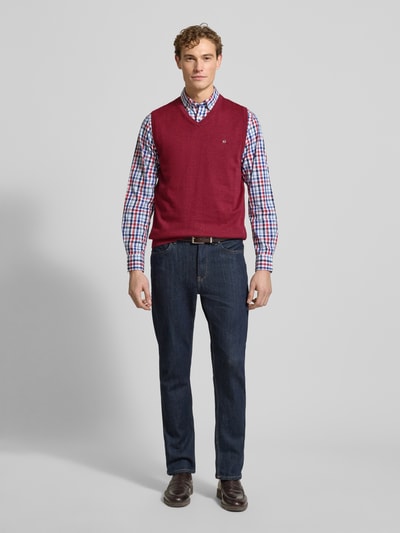 Christian Berg Men Pullunder mit Label-Stitching Dunkelrot Melange 1