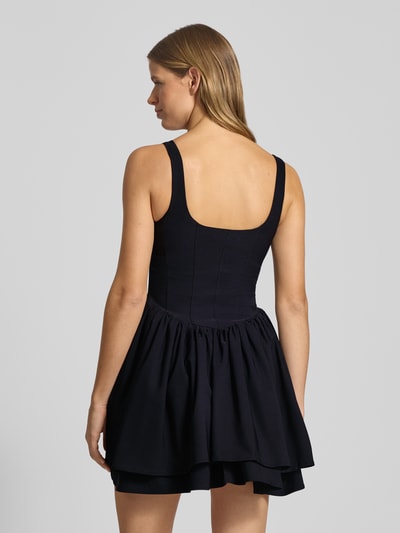 Only Sukienka mini taliowana z dekoltem w łódkę model ‘SOEMO’ Czarny 5