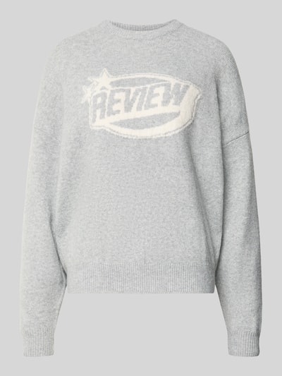 REVIEW Strickpullover mit Label-Print Mittelgrau Melange 1