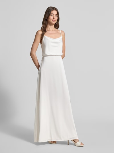 Frauenmodel trägt Abendkleid aus Satin mit Spaghettiträgern von Hey Kyla, Taillierte Passform, Nahtreißverschluss, Ganzkörperansicht von vorne. Rückenlänge bei Größe 36: 124 cm, Brustweite bei Größe 36: 34 cm.