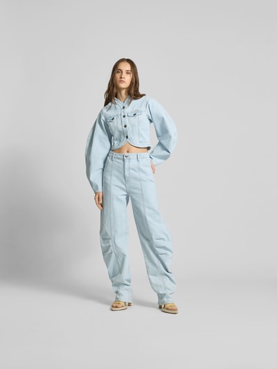ROTATE Cropped Jeansjacke mit Knopfleiste Hellblau 1