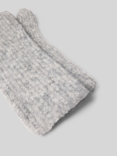 Produktfoto, graue Handschuhe mit Woll-Anteil von Jake*s Casual, melierte Struktur, weiche texturierte Oberfläche