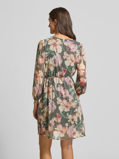 ZABAIONE Knielanges Kleid mit V-Ausschnitt Khaki 5