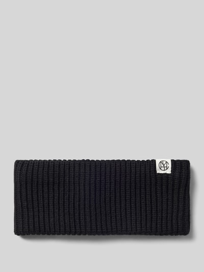 Produktfoto, Stirnband aus Viskose-Mix Modell 'GALINE RACHELLE ICON' von MSCH Copenhagen in schwarzer Strick-Optik mit Label-Patch.