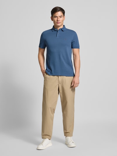 Tommy Hilfiger Koszulka polo o kroju regular fit z mieszanki bawełny i elastanu Jeansowy niebieski 1