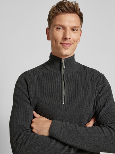 Tom Tailor Regular Fit Strick Troyer














Tom Tailor

Strukturierter Strick Troyer Anthrazit 3