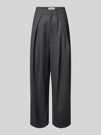 Produktfoto, Relaxed Fit Stoffhose mit Woll-Anteil von LOLLYS LAUNDRY, grauer Material-Mix mit Kellerfalten, strukturierte Oberfläche.