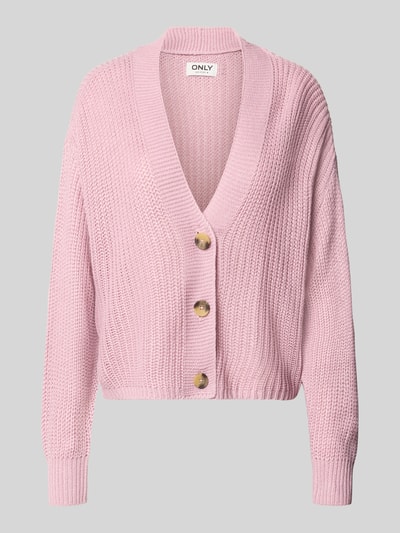 Productfoto, roze gebreid jack met grove textuur, drie grote knopen en v-hals, Boxy Fit Strickjacke mit V-Ausschnitt model 'CAROL' van ONLY, Dames