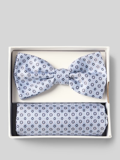 Produktfoto, Fliege und Einstecktuch im Set aus reiner Seide von Prince Bowtie, hellblau mit feinem Muster, klassische Form, verstellbare Kragenweite, kompletter zestaw dla mężczyzn