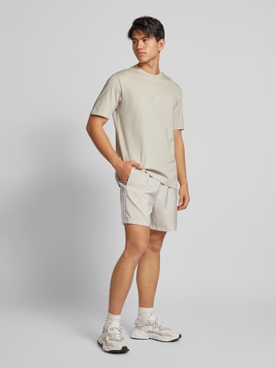 ADIDAS SPORTSWEAR Regular Fit Shorts mit Logo-Stitching Sand 1