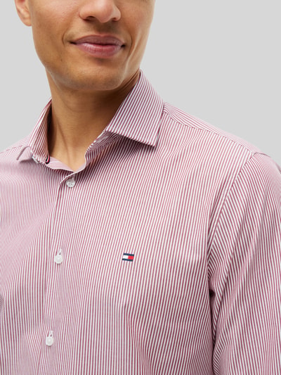 Tommy Hilfiger Slim Fit Businesshemd mit Logo-Stickerei Rot 3