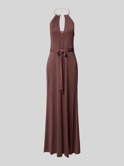 Produktfoto, Abendkleid mit Neckholder in Ring-Optik von Rinascimento, Maxikleid, Material-Mix mit Stretch-Anteil, Körpernaher-Schnitt, Bindegürtel, V-Ausschnitt, braune Farbe, glatte Textur, Rückenlänge bei Größe S: 123 cm, Brustweite bei Größe S: 35 cm.