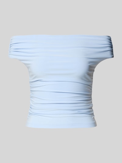 Produktfoto, Slim Fit T-shirt met plooien model 'Mimi' van Forever New, elastische materiaalmix, off-shoulder-design, rechte hals, ruglengte maat 36: 50 cm, lichtblauw, gladde structuur