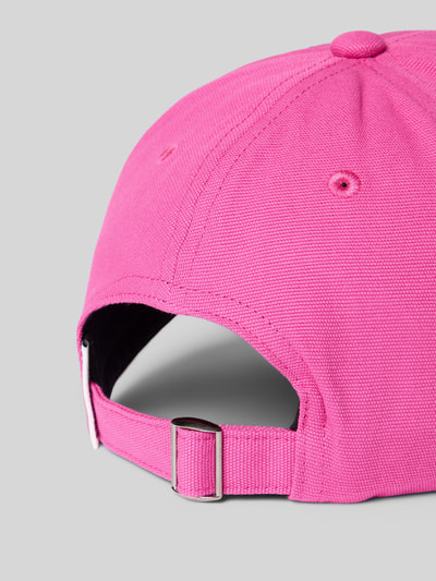 Productfoto, Basecap uit pure biologische katoen model 'YENAAS BOLD' van Armedangels, effen roze, stiklogo, verstelbare riem, detailopname