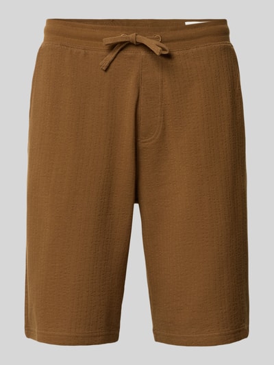 Produktfoto, Relaxed Fit Sweatshorts aus reiner Baumwolle Modell 'DETROIT' von s.Oliver RED LABEL in Braun, fein strukturiert, elastischer Bund, seitliche Eingrifftaschen, Gesäßtasche, unifarben, Tunnelzug, Vorderansicht.