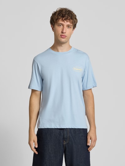 JACK & JONES t-shirt z nadrukiem z logo model 'RIVIERA VINTAGE POSTER' Jasnoniebieski 4