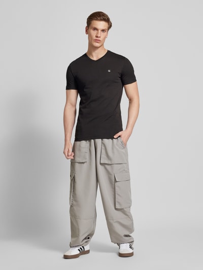 Calvin Klein Jeans T-shirt met V-hals, model 'CK EMBRO' Zwart - 1