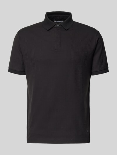 Produktfoto, Slim Fit Poloshirt mit Strukturmuster von Emporio Armani aus Reine Baumwolle, verdeckte Knopfleiste, Rückenlänge 64 cm bei Größe M.