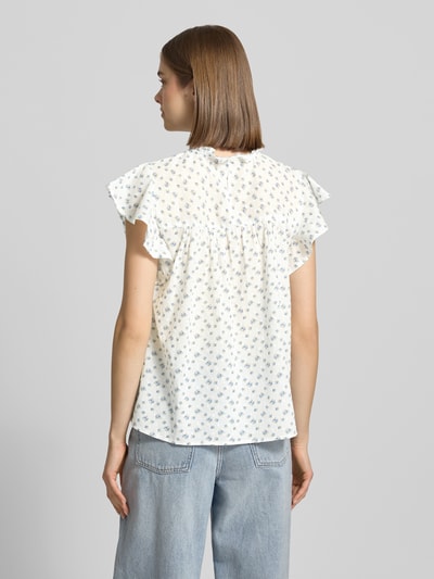 Frauenmodel trägt Regular Fit Blusentop aus reiner Baumwolle Modell 'KATTI' von Only mit Florales-Allover-Muster, Popeline, Ganzkörperansicht Rückansicht.