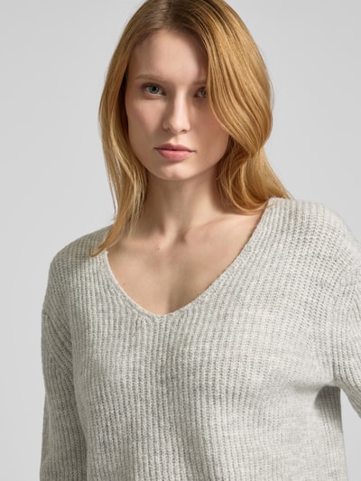 Christian Berg Woman Strickpullover mit V-Ausschnitt Hellgrau Melange 3