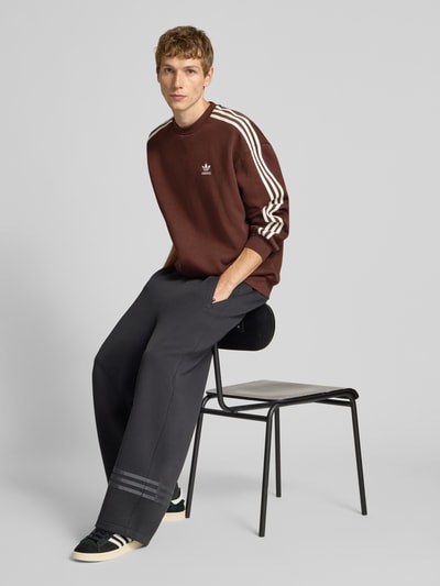 adidas Originals Bluza o kroju oversized z wyhaftowanym logo Ciemnobrązowy 1