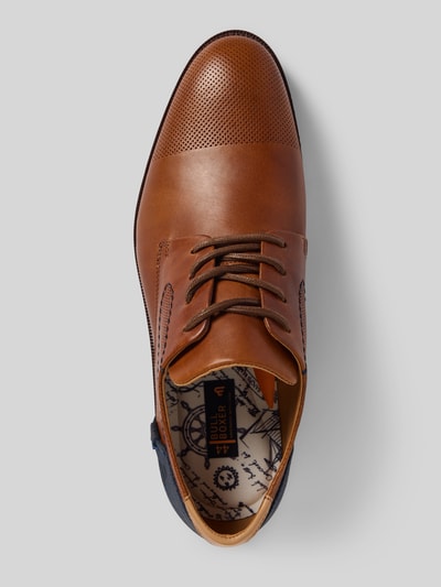 Produktfoto, Derby aus Leder mit Schnürung von BULLBOXER in Braun, abgerundete Spitze, sichtbare Label-Details, glatte und perforierte Textur, Absatzhöhe 3 cm, Schafthöhe 8 cm, Schaftweite 10 cm, Draufsicht