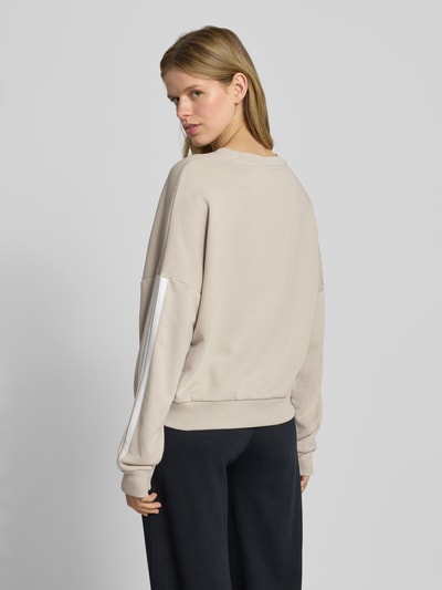 adidas Sportswear Bluza o kroju oversized z prążkowanymi wykończeniami Złamany biały 5