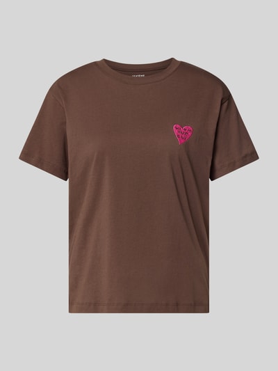 Produktfoto, braunes Regular Fit T-Shirt mit Motiv-Stitching und Rundhalsausschnitt aus reiner Baumwolle, Regular Fit T-Shirt mit Motiv-Stitching von Jake*s Casual, Damen T-Shirt
