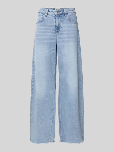 Produktfoto, Loose Fit Jeans aus Baumwoll-Mix Modell 'Nevada' von MAC, 5-Pocket-Design, ausgefranste Beinabschlüsse, hellblau, strukturierte Denim-Oberfläche