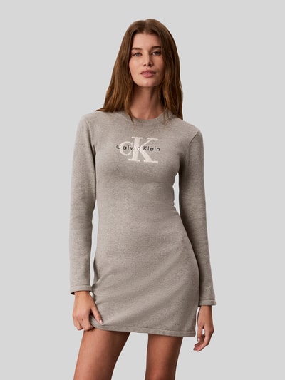 Calvin Klein Jeans Slim Fit Freizeitkleid aus reiner Baumwolle Mittelgrau Melange 4
