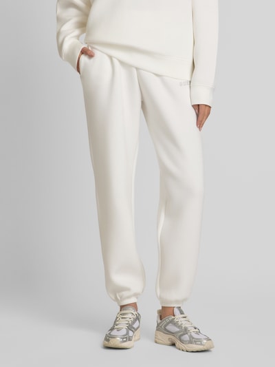 Guess Activewear Tapered Fit Sweatpants mit Label-Print Modell 'CECILIA' Offwhite 4