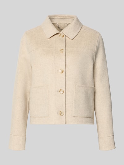 Produktfoto, Jacke aus Lanawolle mit aufgesetzten Taschen von Milano Italy, beżowa, krój regular fit, kieszonki, kołnierz, zapięcie na guziki, długość tyłu w rozmiarze 36: 56 cm, szerokość ramion w rozmiarze 36: 41 cm, szerokość klatki piersiowej w rozmiarze 36: 53 cm, długość rękawa w rozmiarze 36: 62 cm