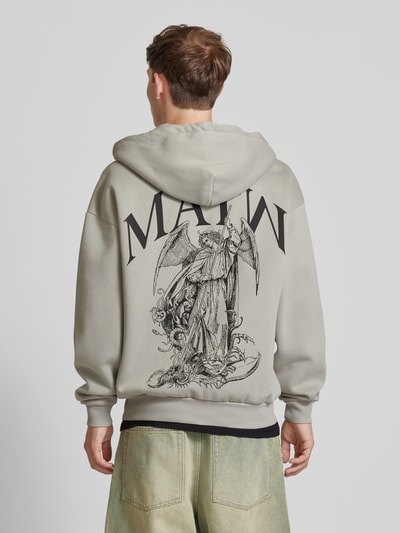 Review X MATW Sweatjacke mit Statement-Print Modell 'VICTORY' - MATW X Review Mittelgrau 5