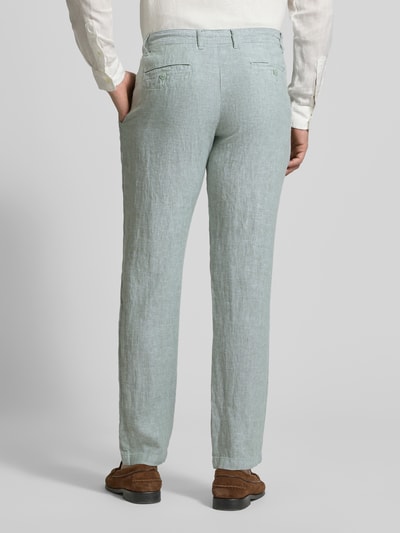 Männermodel trägt Leinenhose mit Schnürung und Gesäßtaschen von MCNEAL, hellgrün, reine Leinenstruktur, Ganzkörperansicht Rückansicht