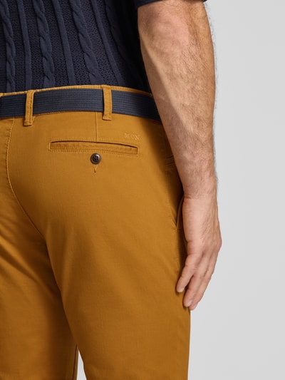 MCNEAL Slim Fit Chino mit Gürtel Gold 3