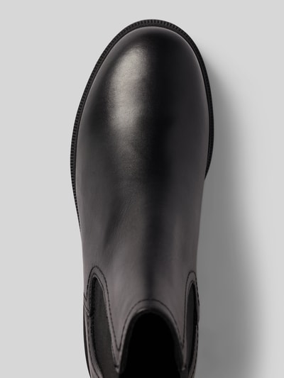 Produktfoto, czarne kozaki Boots aus echtem Leder od Tamaris, gładka skóra, widoczna faktura, damskie kozaki, zbliżenie, kontekst: damskie kozaki / Boots od Tamaris