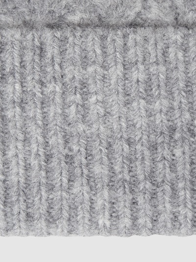 Christian Berg Woman Beanie mit Strukturmuster Hellgrau Melange 2