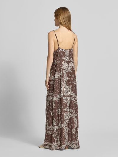 Vrouwenmodel draagt bruine vrijetijdsjurk met witte paisleyprint van loose fit viscose, Loose Fit Vrijetijdsjurk uit pure viscose model 'AMBEL' van Only, dames, volledige achteraanzicht